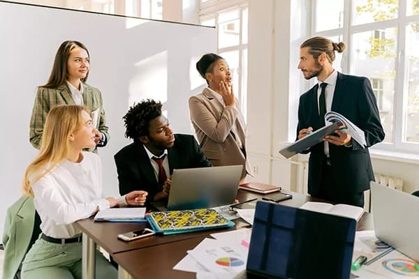 Apprentis et formateurs réunis autour d'un projet